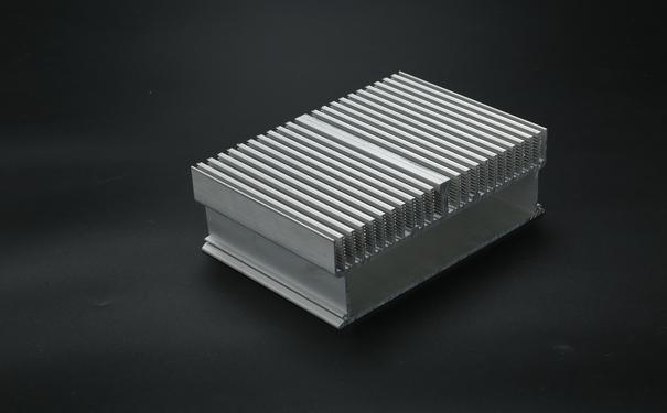菠萝视频网站散熱器分析